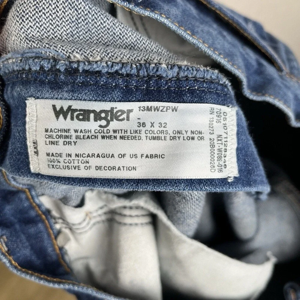 Wrangler 13MWZPW Cowboy Cut Original Fit Men's Jeans Size 36x32 Paint Distressed